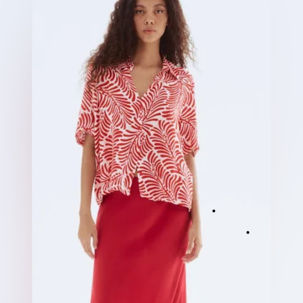 H&M Red and White Patterned Button Down Shirt - Picture 3 of 12